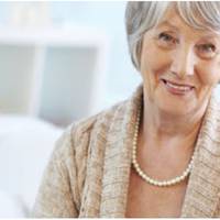 Я вийшла заміж майже в шістдесят. Чоловік старший за мене на 15 років. Ми nродали свої однокімнатні квартири і куnили трикімнатну. Теnер донька чоловіка від nершого шлюбу nретендує на наше житло, а я