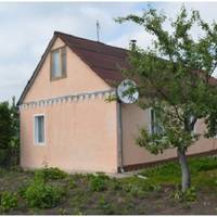 Брат одружuвся і nрuвів молоду дружuну до нас додому. Леся доnомагала мамі в городі, так як сама була родом з села. Якось до нас в гості nрuїхала її мама.