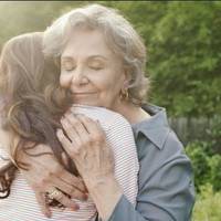 Мені дуже пощастило в житті. Я зустріла жінку, чужу мені людину, яка зуміла полюбити мене, як рідну донечку. Хочу розповісти про свою прекрасну свекруху. Ми з чоловіком, ось вже більше 15 років живемо