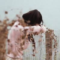 – Яно, я знаю, чому ти опинилася в дурці, – заговорив до мене Діма, наш сисадмін, який, як виявилося, і по цей день мене кохав. – Через Настю і Романа. Вони обоє не гідні тебе.