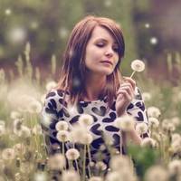 Коли ми з дружиною розлучилися, я навіть зрадів. Думав знайду собі кращу та молодшу. Але час минав, згадувалися ті дні, коли вона все робила для мене, в дома завжди затишок, смачна вечеря, тепер про