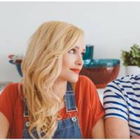 Одного ранку, коли чоловік збирався на роботу, я сама в усьому переконалася. Руслан вмивався у ванній, а до нього на телефон прийшло повідомлення.