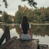 Оля вирішила, що у серпні вийде заміж. Але Мишко не поспішав з пропозицією, тож вона вирішили простежити за коханим. Про весілля довелося забути