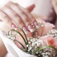 Через два тижні після весілля ми розлучилися. Не знаю, що на мене найшло, але я зібрав по квартирі її поки нечисленні шмотки, заштовхав у валізу і відніс в машину.