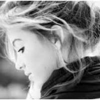 Андрій дуже змінився і я вирішила поговорити з його мамою. Марія Іванівна, хоч і була не в захваті від нашого шлюбу, але жінка розважлива і мудра.