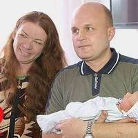 Віддав дружині свою нирку, а вона йому подарувала омріяну донечку