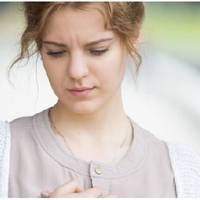 Чоловік чекав важливого дзвінка з роботи. Коли він відійшов, на його телефон прийшло повідомлення, яке я прочитала, думаючи, що це щось важливе. Тепер я знаю, що у мого чоловіка є інша жінка.