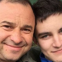 Хворий на рак молодший син Віктора Павліка припинив лікування: йому стало ще гірше. Він звернувся до однокласників