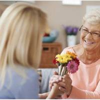 На минулих вихідних свекруха святкувала свій день народження. Вона запросила родичів, подруг, нас і Віру, першу дружину мого чоловіка.