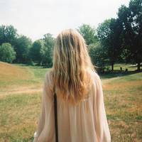 Мілі 45 і вона пішла з дому, пішла раптово, просто не прийшла ввечері з роботи і все. Тепер батьки її не пускають на поріг, а діти не хочуть спілкуватися