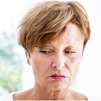 В неділю зранку мама відкрила двері своїм ключем і принесла нам вареники. Я пробував їй пояснити, що ми з дружиною дорослі люди, у нас своя сім’я, статут і порядок теж свої.