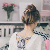 В той день мій чоловік повернувся з відрядження. Данило мовчки повечеряв, а потім запитав: – Ти задоволена, що маєш такого чоловіка? Ти щаслива у шлюбі? Я трохи розхвилювалася, а потім чоловік сказа