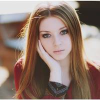 Підходить день народження моєї свекрухи. Дзвонить свекруха і каже, що в такому-то магазині вона пригледіла нову люстру, і фото мені з цінником надсилає. А там – третина моєї зарплати.