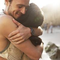 Через кілька місяців після весілля я почала помічати дивні речі: чоловік не мив ноги після роботи, він не мився взагалі, поки не скажеш, не чистив зуби, його щітка так і лежала запакована.