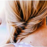 У мене двоє дітей, в декреті я вже п’ять років і весь цей час єдиним годувальником у родині є чоловік. Наша сім’я живе дуже скромно. Найприкріше в цій ситуації – що мама знає про те, яке у нас важке