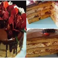 Дуже смачний і красивий торт “Золотий ключик”. Цей бісквіт можна готувати взагалі окремо у вигляді самостійного пирога! Він вологий.