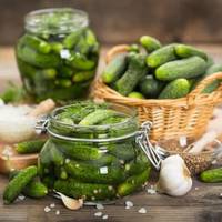 Малосольні огірки на мінеральній воді – смачнішої і простішої закуски не знайдете