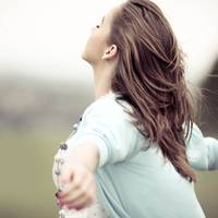 Надзвонює 19-річна німфа мого чоловіка: «Відпусти його, не муч, жити один без одного не можемо». А потім зникла з горизонту, минуло кохання?