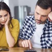 Як тільки мій чоловік отримує зарплату, в домі постійні непорозуміння. Семен демонстративно виймає гроші з кишені і звично говорить: – Вся зарплата моя, мною зароблена, буду видавати в сім’ю на свій