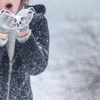 Я дуже чекала, коли чоловік, після короткого відпочинку, знову поїде на заробітки закордон. Я почала мріяти, щоб він залишився жити у неї, у тієї іншої жінки. Але Михайло знову повертався додому.