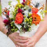 Ще задовго до нашого одруження, батьки Дмитра знали, що я хочу стати їх невісткою. Його мама була дуже доброю людиною, а батько хотів, щоб я більше не з’являлася у їхньому домі.