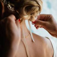 В той вечір був випускний. Ми відзначали 10-ту річницю. Всі дівчата з класу мали сім’ї і дітей. Всі, крім мене. Кожна розповідала про свою дитину, а мені і сказати було нічого.