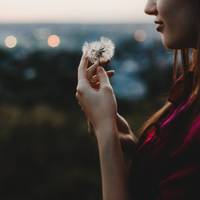 Зараз мій брат – добропорядний батько сімейства: красуня-дружина, розумні діти. А вісім років тому він щільно сидів на якійсь гидоті. Коли до нас додому прийшли з обшуком, його заначка лежала в моїй с