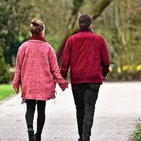 Наближається день народження моєї свекрухи, їй буде 50. Ми хотіли подарувати їй якусь техніку на кухню, та вона каже, що все одно буде робити все своїми руками. Тоді чоловік запитав у неї прямо: