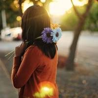 Ніна зустрілася зі своїм шкільним коханням, а потім знову і знову. Загалом, після цього вона зібрала найнеобхідніші речі, сказала чоловіку, що за дитиною повернеться пізніше і поїхала до того самого