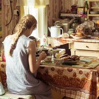 На початку літа Ганя голову втратила від щастя, а у кінці, якраз після Спаса, мусила до реальності повертатися. Бо Женька-жонатик враз перестав її любити, коли почув, що «тяжка» Ганя.