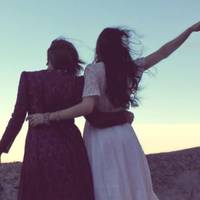 Нещодавно я дізналася, що моя подруга в селі сидить зовсім без роботи, у неї немає грошей навіть на харчі. Я запропонувала Марині приїхати до мене, адже жила сама в трикімнатній квартирі.