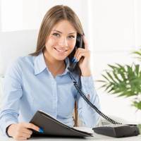 Після того, як о 19 вечора шеф мені наказав терміново йти додому, а Алісу залишив – я все зрозуміла. А ще я помітила, що у нього під столом шампанське стояло, хоча він не п’є.