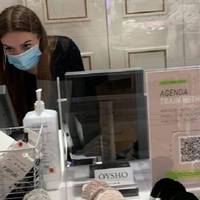 Запам’ятайте цю особину і цей магазин! Певно персонал забувся у якій країні живе! Чи вони чекають Путіна?