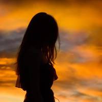 Я знайшла адресу і, нічого не сказавши сину, поїхала до дівчини з якою сама його розлучила. Земля попливла під ногами, я притулилася до стінки, в голові крутилася лише одна думка: «запізнилася»