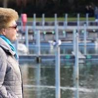 Коли мене виписували додому, то дітям пояснили, що тепер за матір’ю потрібний постійний догляд. А як тільки ми приїхали додому, то, не зважаючи на мою присутність, дочка з сином довго сперечалися