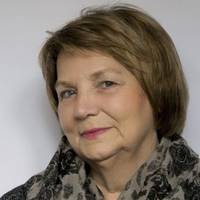 Ввечері, повертаючись додому, біля під’їзду я побачила знайомий силует. Мене чекав мій зять. В той день він попросив мене про допомогу, але сказав, щоб я не розповідала про це своїй доньці.