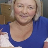 Лікар, вислухавши скарги і оглянувши жінку, тільки посміхнувся і велів збиратися