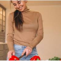 З перших днів свекруха дала мені зрозуміти, що вона в домі господиня. Готувала, в основному, вона, я лише іноді могла приготувати що-небудь просте.