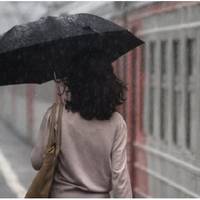 Я пішла з батьківської сім’ї, відразу після весілля. У мене є молодша сестра, якій уже за 40, і вона так заміж і не вийшла.