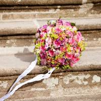 Почалося приготування до нашого весілля. З села приїхала моя найкраща подруга – Олена. Вона в усьому мені допомагала, обирала сукню. У день весілля я була така щаслива, що не помічала, що діється нав