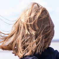 Коли у нас з’явилося двоє діток, у мене зовсім не було вільного часу. Я постійно прала, готувала та прибирала. З ранку до вечора я ходила в одному халаті, часу для себе у мене не залишилося зовсім.