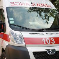 Блогер : Вчора наша дитина розсікла собі чоло, приїхала швидка. Лікарка заспокоювала дитину російською. Дитина її не розуміла і кричала ще більше.