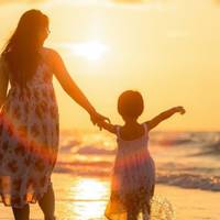 Зі своєю подругою Ольгою я не бачилася вже давно. Нещодавно зустріла її в магазині з маленькою дівчинкою. Вона старша за мого сина років на 2. Життя у Ольги зовсім не просте, але мені найбільше шкода