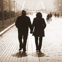 Перед Новим роком батьків чоловіка та його сестру ми запросили до себе. Вони погодилися. Навіть сестра пообіцяла прийти з сім’єю. Я була дуже рада. А чоловік взагалі сяяв від радості.