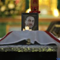 “Він не встиг зробити головне”: зі сльозами на очах та болем у серці попрощалися з військовим медиком Миколою Іліним.