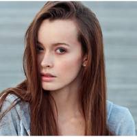 Вчора вранці мій старший син розповів мені, що до тата приходила якась тітка. Увечері я набралася сміливості і запитала у чоловіка, хто це був. – Це моя колишня дружина, – спокійно відповів Іван.