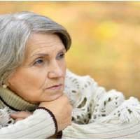 Мій молодший син взяв собі дружину з дитиною, від чого я була не в захваті. Невістка народила ще спільну дитину. Зараз мій син до мене практично не заходить і не телефонує, я впевнена, що це – справа