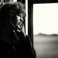 Я була заміжньою 7 років. Всі ці роки я жила для свого чоловіка. В усьому намагалася йому догодити: завжди все вчасно піднести, віднести, прибрати.