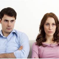 Я вийшла заміж і переїхала до чоловіка, тому вирішила продати свою квартиру. Але моя мама проти, вона просто впевнена, що ми з чоловіком можемо розлучитися, і тоді нам доведеться займатися ще й