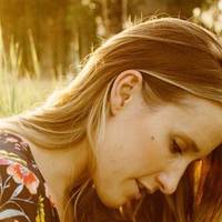 Моя невісточка дуже хороша людина. Знаю, що свекрухи зазвичай не дуже добре говорять про дружин своїх синів, але у мене зовсім інша історія. Моя невістка мені, як рідна донечка.